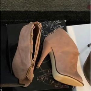 Women’s ankle booties BRAND NEW